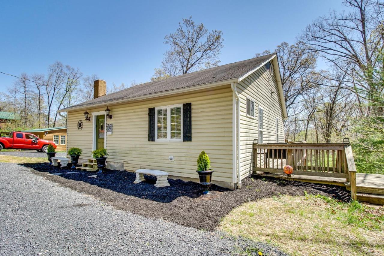 Homey Luray Cabin With Fire Pit And Deck! 外观 照片